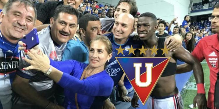 Primero con Vinicius, ahora mira el jugador de LDU con quien se tomaron fotos los hinchas de Emelec