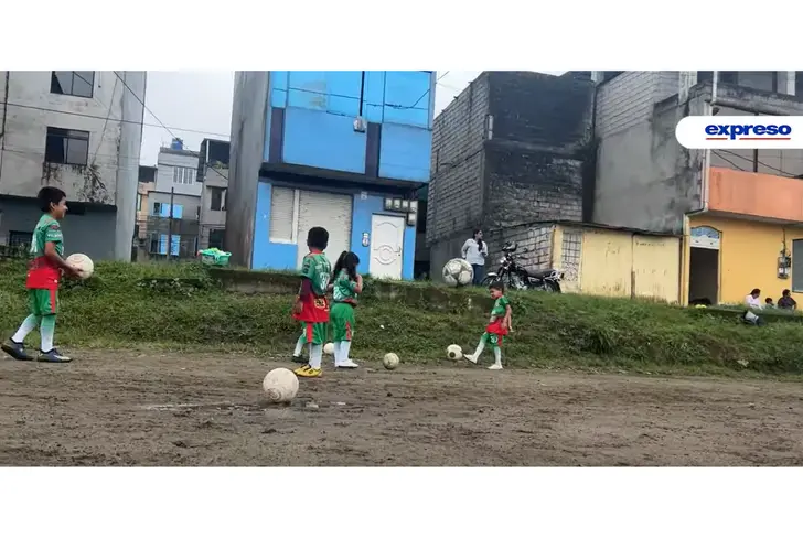 Cancha El Hueco, donde empezó Moisés Caicedo - Tomado de Expreso