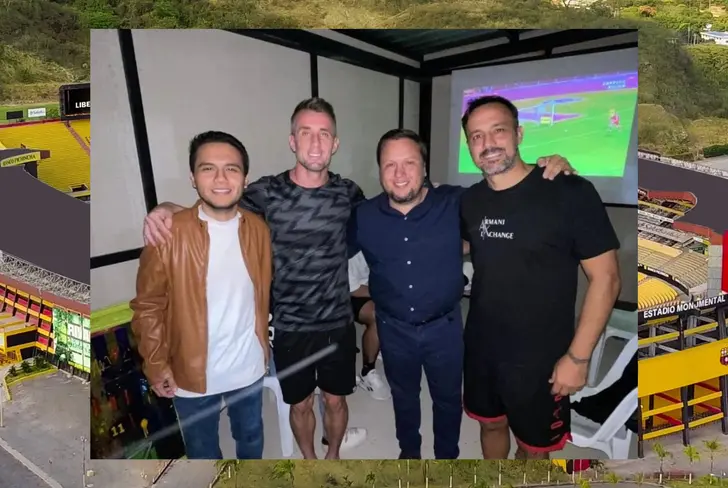 Damián Díaz viendo el partido de Barcelona SC vs. Imbabura (Foto tomada de: X)