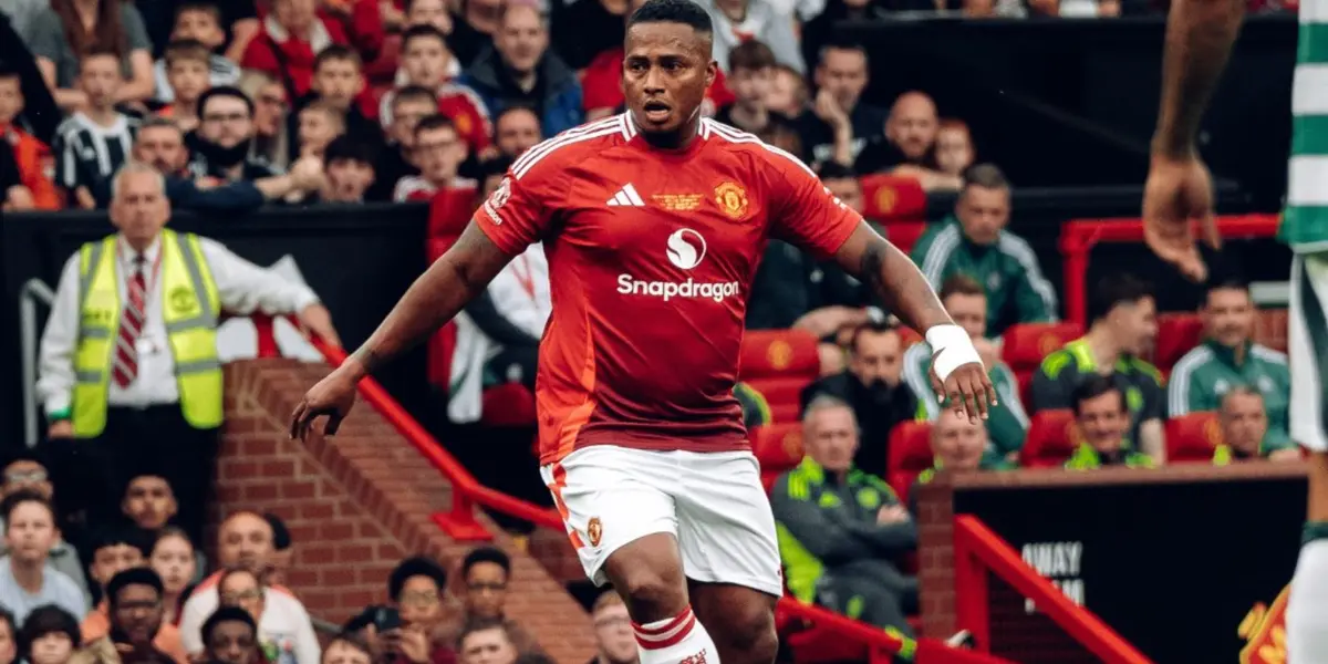 Antonio Valencia volvió a jugar en Old Trafford y así lo recibieron los hinchas del United 