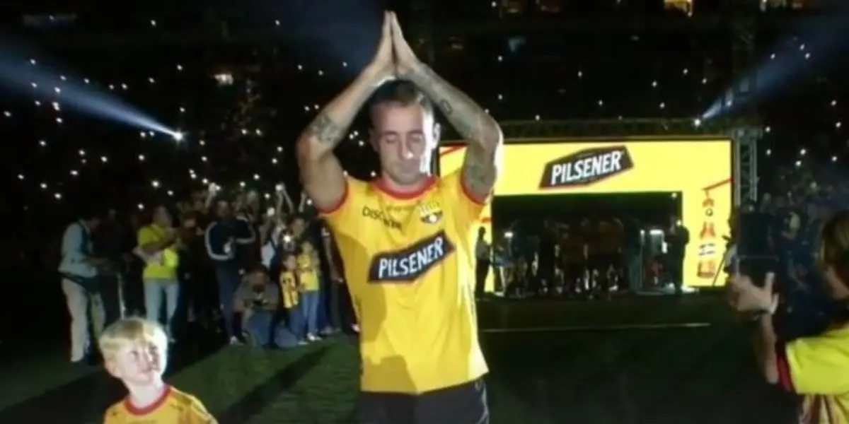 Damián Díaz entró pidiendo perdón a los hinchas al Monumental por el penal fallado en la final ante Aucas