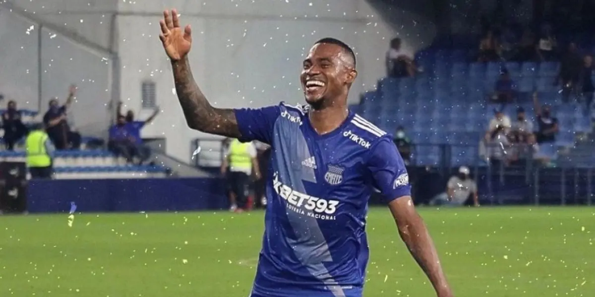 Dixon Arroyo no fue tomado en cuenta por Emelec para el cotejo contra Delfín SC, porque le dijeron que iba a armar trinca