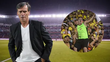 Fabián Bustos e hinchas de Barcelona SC (Foto tomada de: API)