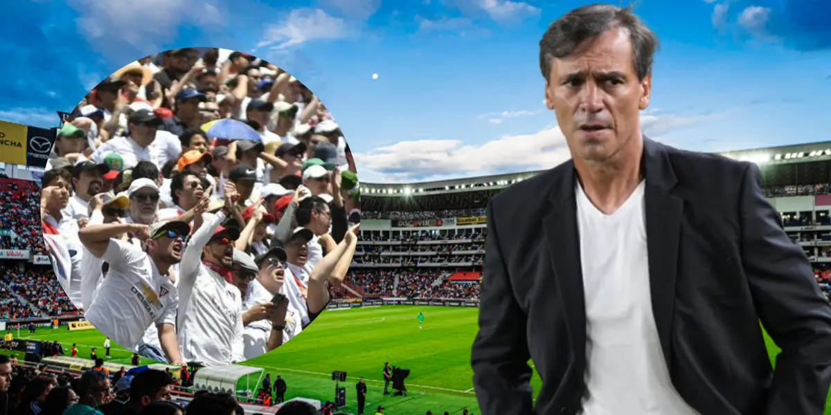 Fabián Bustos y los hinchas de Liga de Quito en el Estadio Rodrigo Paz (Foto tomada de: Liga de Quito/AFP)