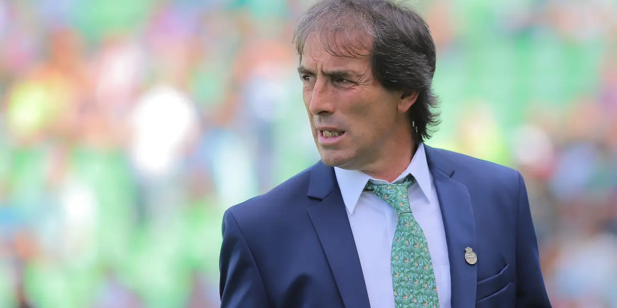 Guillermo Almada fue uno de los nombres que sonó para ser reemplazo de Pablo Repetto y el entrenador ex Barcelona SC dio una respuesta