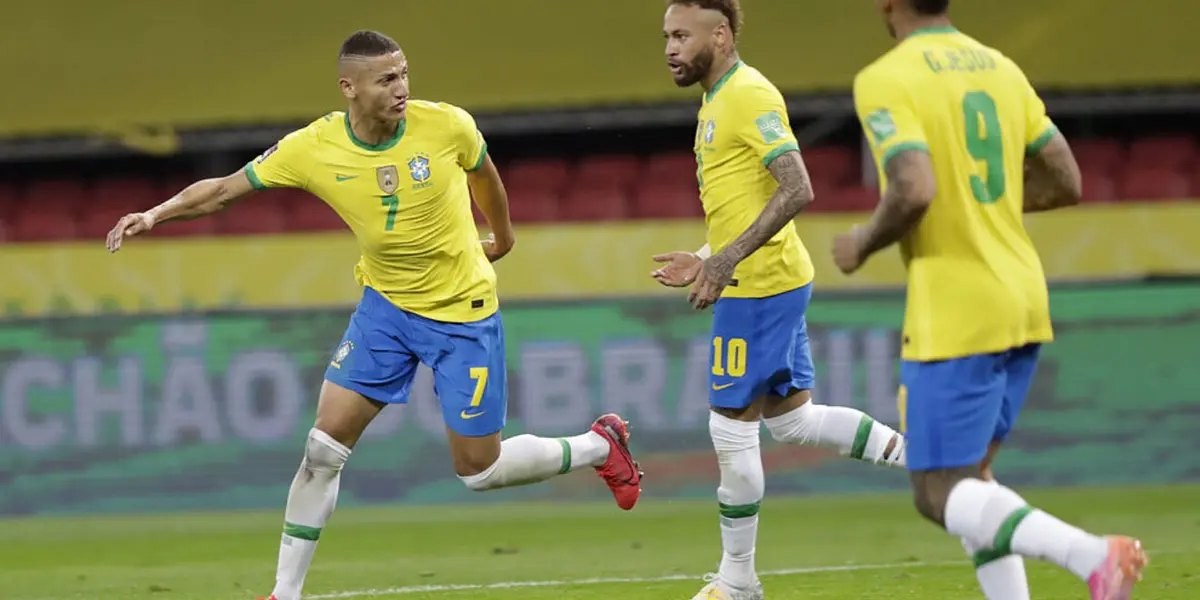 La selección ecuatoriana jugó contra su similar de Brasil y mira quién se ganó el respeto del astro brasileño, que fue discutido por sus constantes caídas al suelo