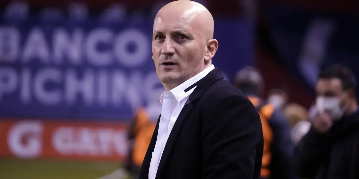 Liga de Quito no pasa su mejor momento y los dardos apuntan al entrenador uruguayo, Pablo Repetto